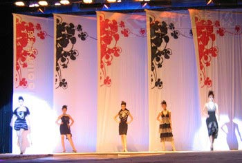 广西艺术学院学生服装设计作品秀