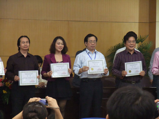 喜报我院曾海平教授作品我要去西藏荣获第九届全国高等学校理论作曲