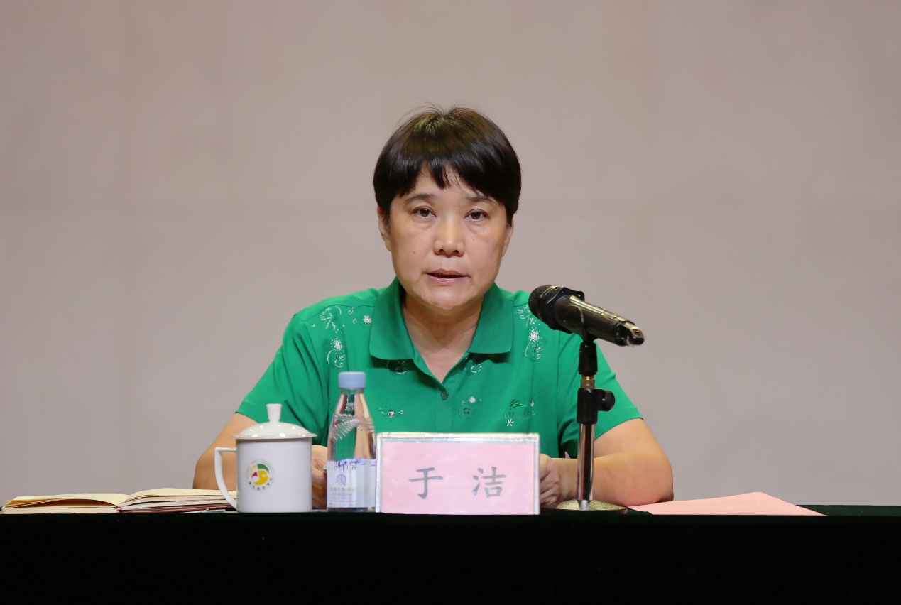 自治区党委第三巡视组组长于洁讲话学校党委书记蔡昌卓蔡昌卓主持会议