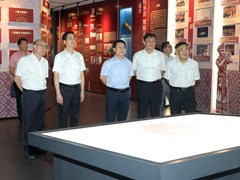 自治区人大常委会副主任、总工会主席张晓钦到我校调研指导工作