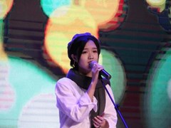 我校专访梁玉莹昔日的老师与同学