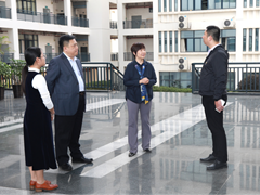 学校党委书记查丹明到我校学生心理健康教育中心、学生事务服务中心、大学生防艾宣传教育中心调研