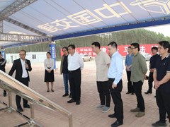 学校领导带队赴钦州开展中国画百米长卷创作采风