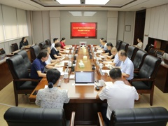 学校党委理论学习中心组召开专题学习会 学习党的二十届三中全会精神和全国教育大会精神