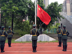 我校举行2025年国庆升旗仪式