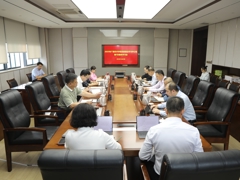 校党委理论学习中心组召开2025年度第7次集中学习会