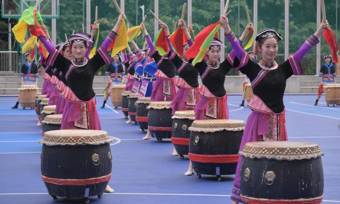 我校开展“广西三月三”民族文化传承展示主题实践活动